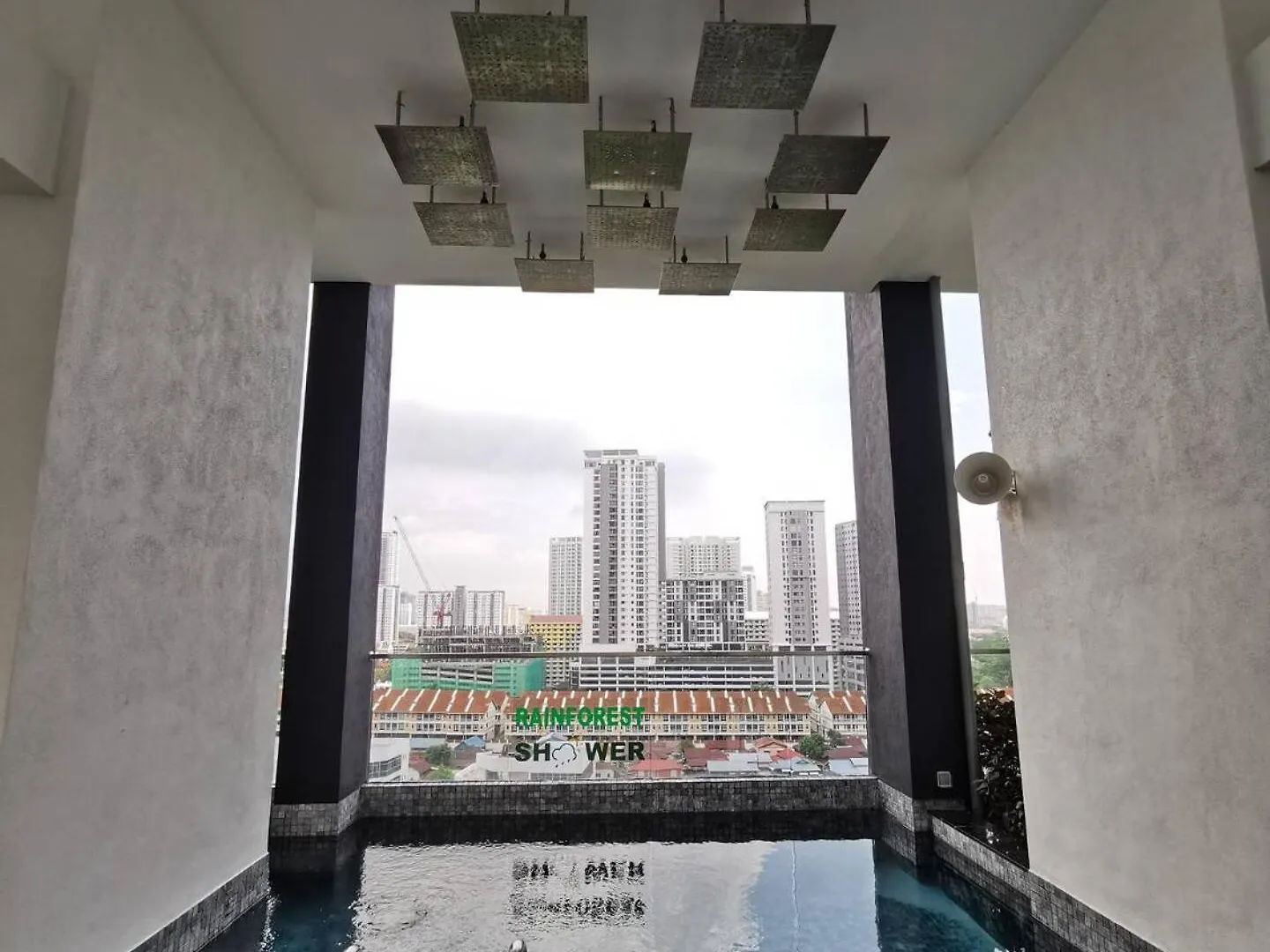Apartment Tatami With Homecinema, 9Pax, Urban Suites By Pg Home George Town